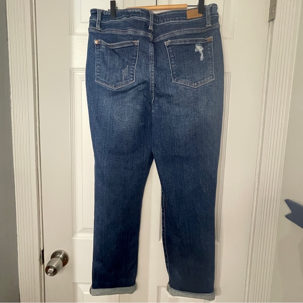 Judy Blue High Rise Distressed Boyfriend Straight Jeans 9/29 Cuffed Denim - Picture 4 of 4